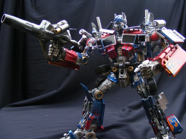 DOTM Masterpiece Optimus Prime  (8 of 13)